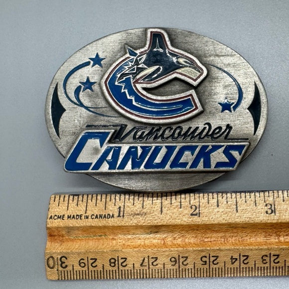 NHL Vancouver Canucks Pewter Belt Buckle - Picture 6 of 7